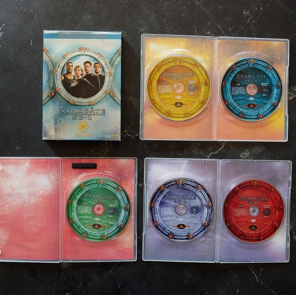 Stargate SG-1 TV-Series Seasons Two and Season Ten. 10 Disc Set. - Picture 5 of 8